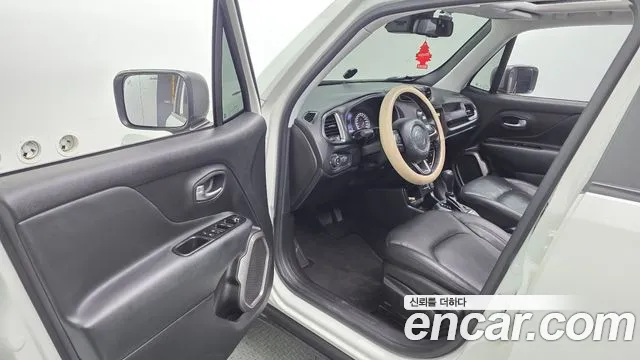 Jeep Renegade — фото 10