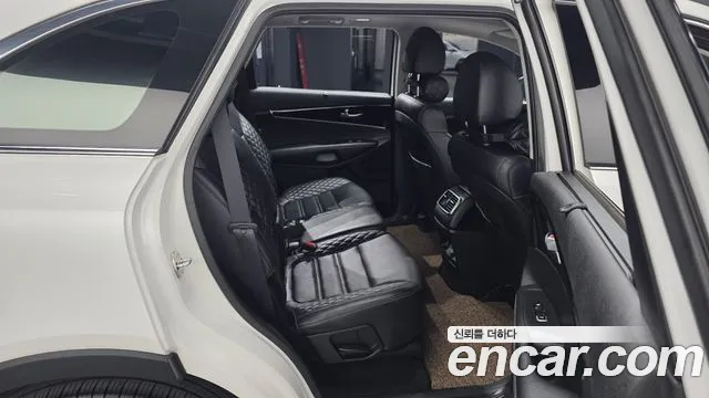 Kia Sorento — фото 12