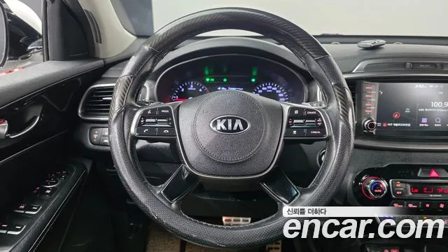 Kia Sorento — фото 15