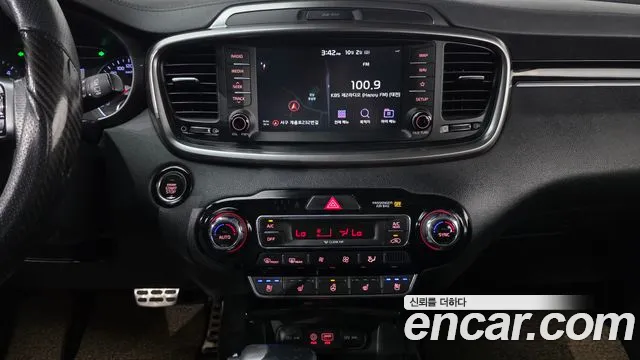 Kia Sorento — фото 19