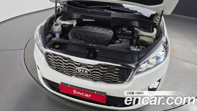 Kia Sorento — фото 6