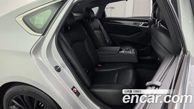 Hyundai Genesis — фото 11