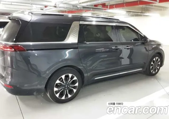 Kia Carnival — фото 10