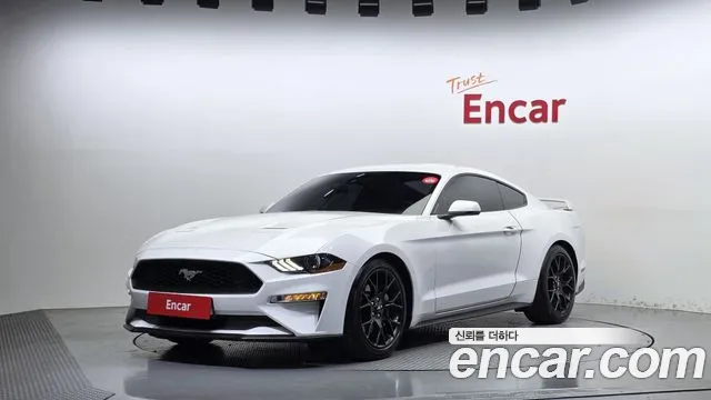 Ford Mustang — фото 1