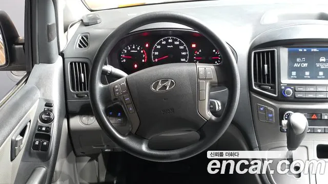 Hyundai Starex — фото 12