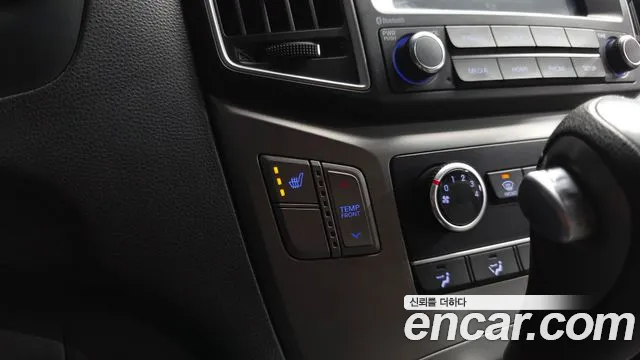 Hyundai Starex — фото 16