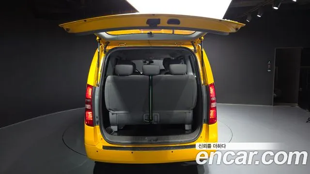 Hyundai Starex — фото 19
