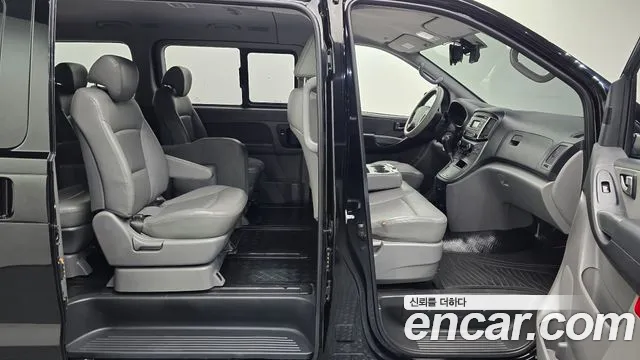Hyundai Starex — фото 11