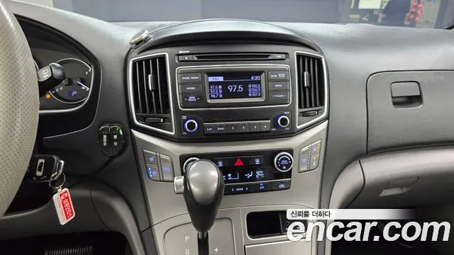 Hyundai Starex — фото 14