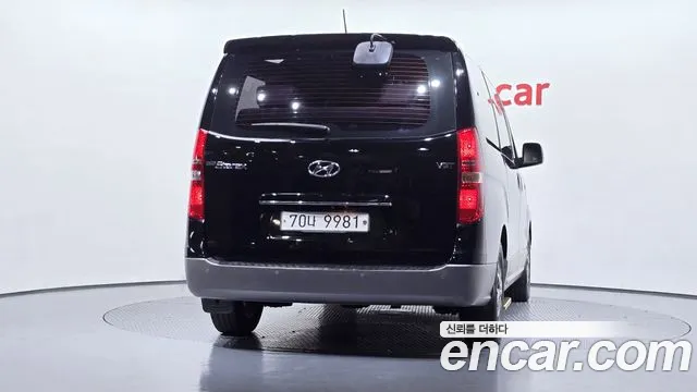 Hyundai Starex — фото 4