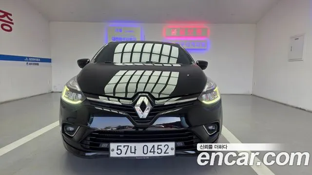 Renault Clio — фото 1