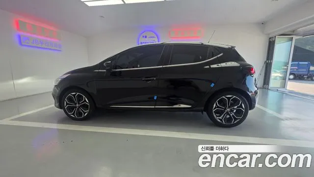 Renault Clio — фото 5