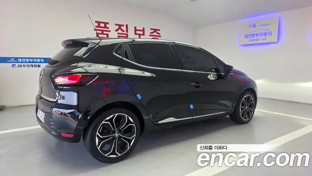 Renault Clio — фото 8