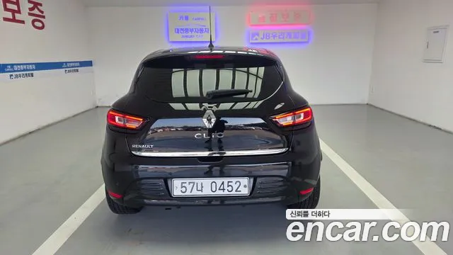 Renault Clio — фото 9