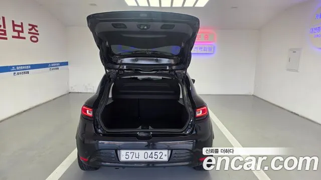 Renault Clio — фото 10