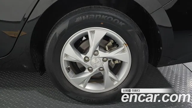 Hyundai Avante — фото 21
