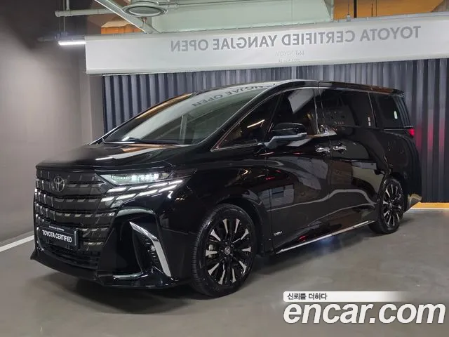 Toyota Alphard — фото 1