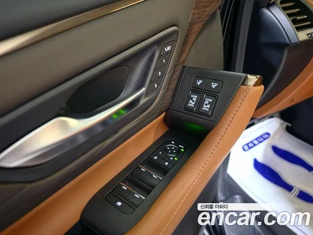 Toyota Alphard — фото 13