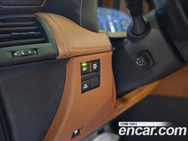 Toyota Alphard — фото 14