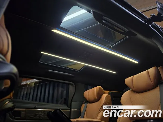 Toyota Alphard — фото 16