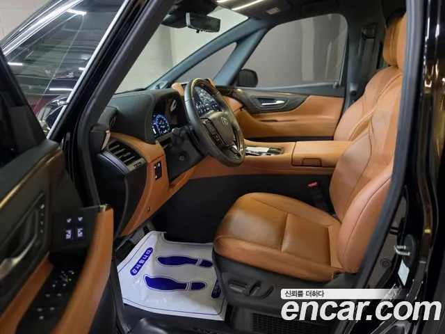 Toyota Alphard — фото 10