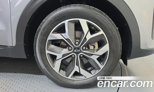 Kia Sportage — фото 21