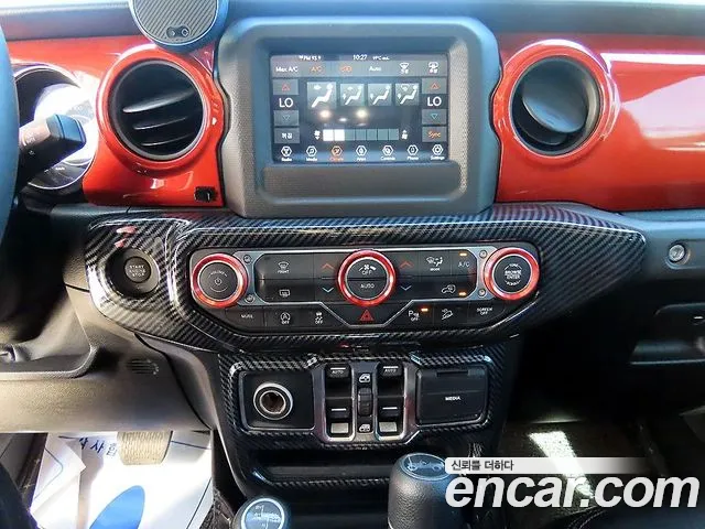 Jeep Wrangler — фото 12