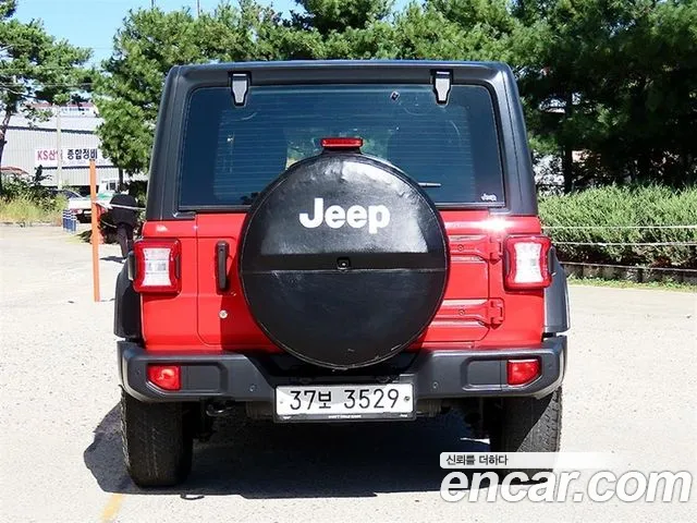 Jeep Wrangler — фото 4