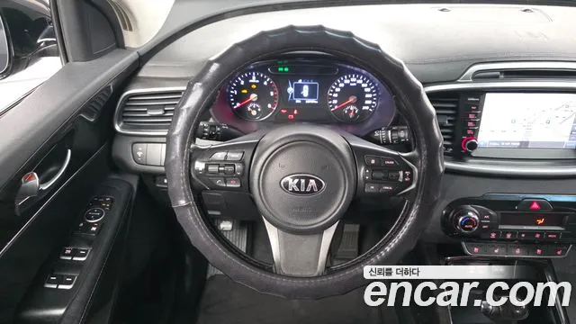 Kia Sorento — фото 13