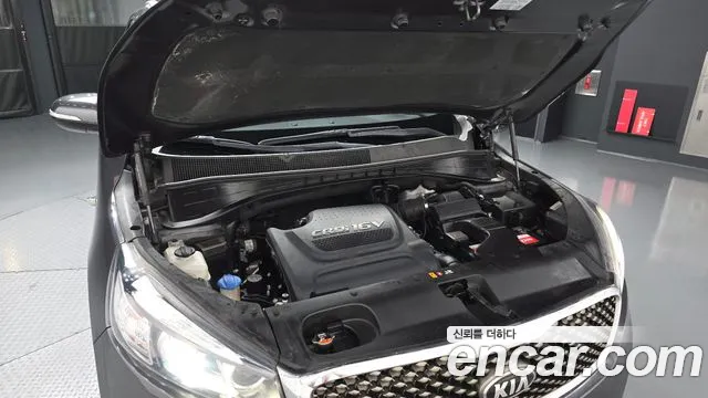 Kia Sorento — фото 6