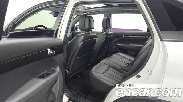 Kia Sorento — фото 11