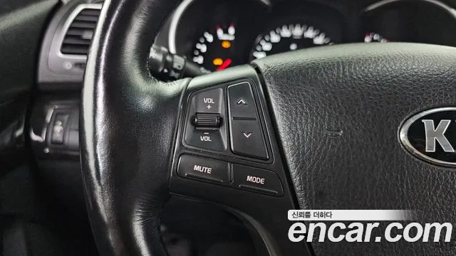 Kia Sorento — фото 17