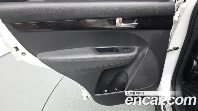 Kia Sorento — фото 25