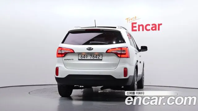Kia Sorento — фото 3