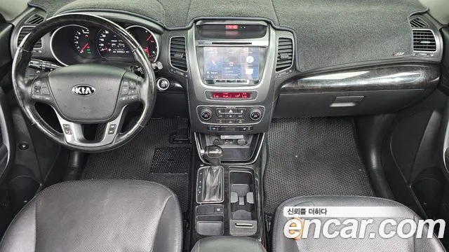 Kia Sorento — фото 6