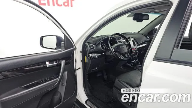 Kia Sorento — фото 9