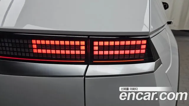 Hyundai Ioniq 5 — фото 23
