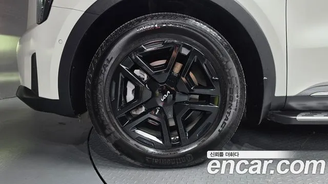 Kia Sorento — фото 5