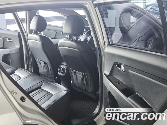 Kia Sportage — фото 14