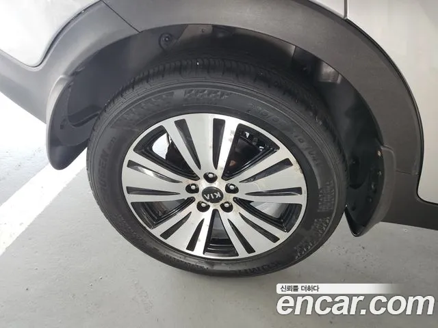 Kia Sportage — фото 9