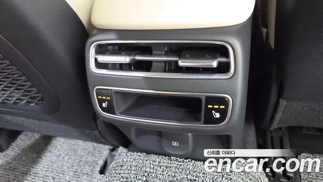 Genesis GV70 — фото 18