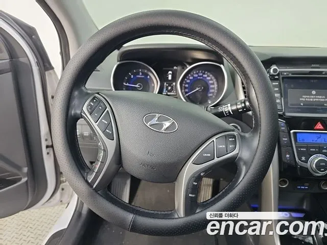 Hyundai i30 — фото 9