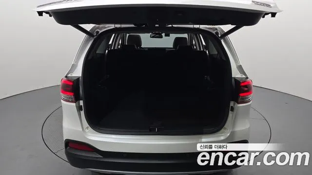 Kia Sorento — фото 32