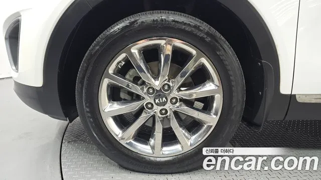Kia Sorento — фото 5