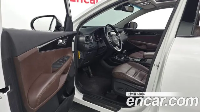 Kia Sorento — фото 10