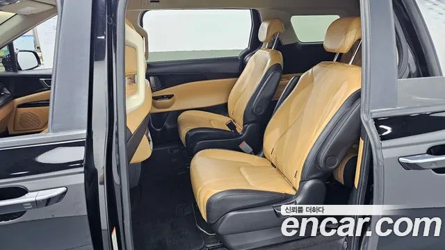 Kia Carnival — фото 11