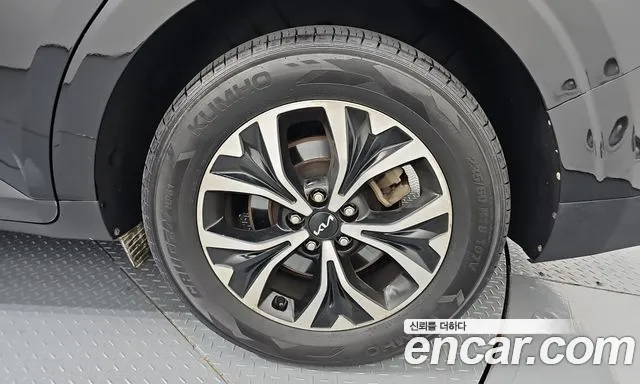 Kia Carnival — фото 21