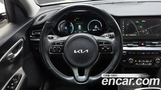 Kia Niro — фото 12
