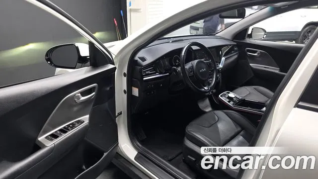 Kia Niro — фото 10