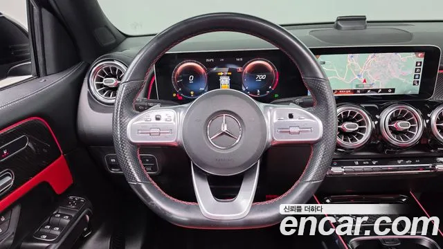 Mercedes-Benz GLB-Class — фото 14